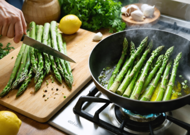 découvrez les secrets pour cuisiner les asperges et sublimer vos plats avec des recettes savoureuses et faciles à réaliser. transformez vos repas en véritables délices estivaux !